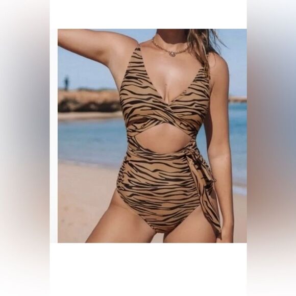 Aerie Women’s Medium Animal Print Tiger One-Piece  Wrap Swimsuit - Picture 9 of 9
